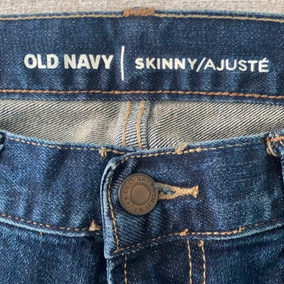 Old Navy skinny jeans. Size 32/32 - Picture 5 of 10